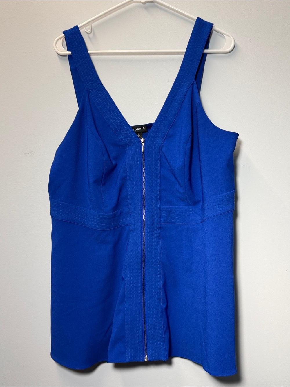 Torrid Electric Blue Zip-Front V-Neck Sleeveless Blouse Top Size 2 Edgy Chic
